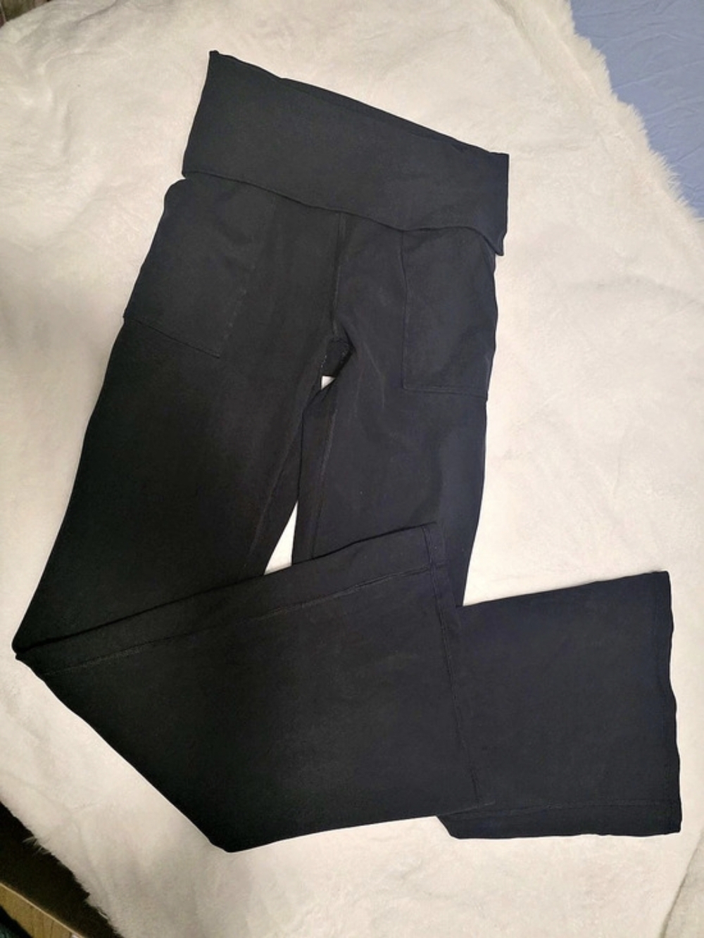 Offline by Aerie The Hugger High Waisted Foldover Flare Legging